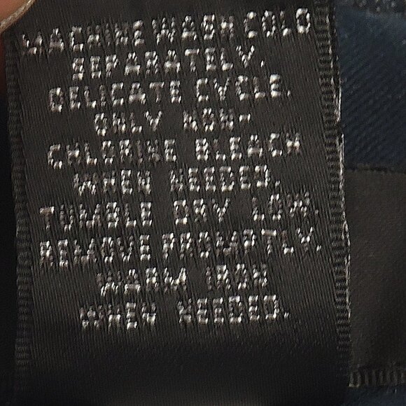 Mossimo Women's Black Capri Pants Size 16 - Picture 9 of 9